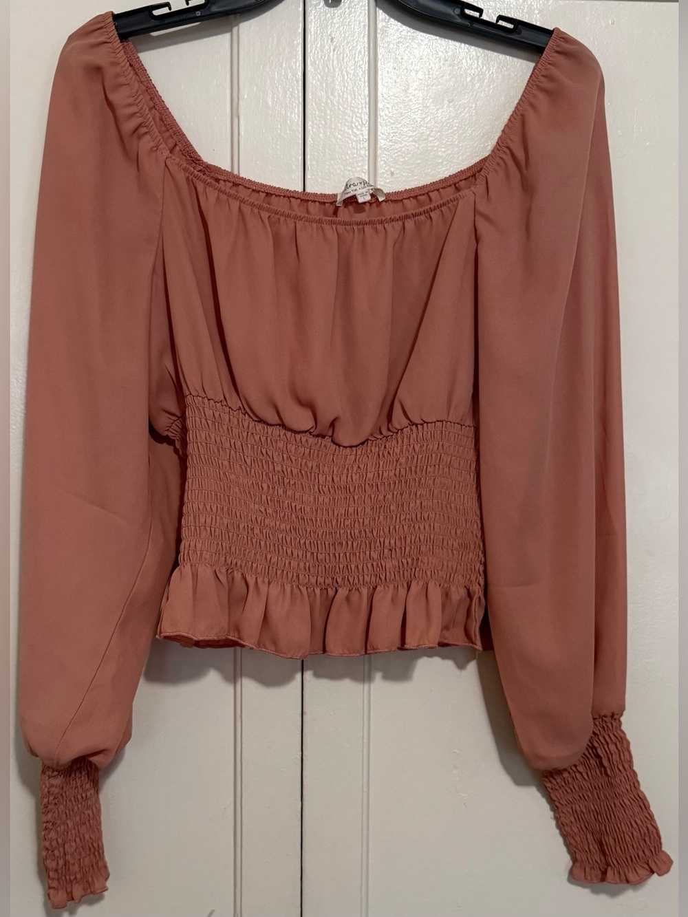 Peach Waist Long-Sleeve Crop Top